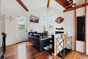 TV connectée, cheminée