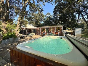 Baignoire à remous extérieure