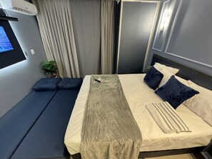 1 bedroom, WiFi, bed sheets