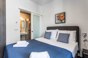 5 bedrooms, iron/ironing board, free WiFi, bed sheets