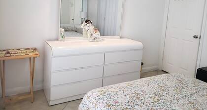 Centrally located, private bedroom & bathroom in Little Havana, Miami B1