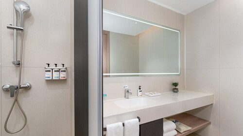 Holiday Inn Express Yangzhou Grand Canal Theatre