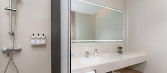 Holiday Inn Express Yangzhou Grand Canal Theatre