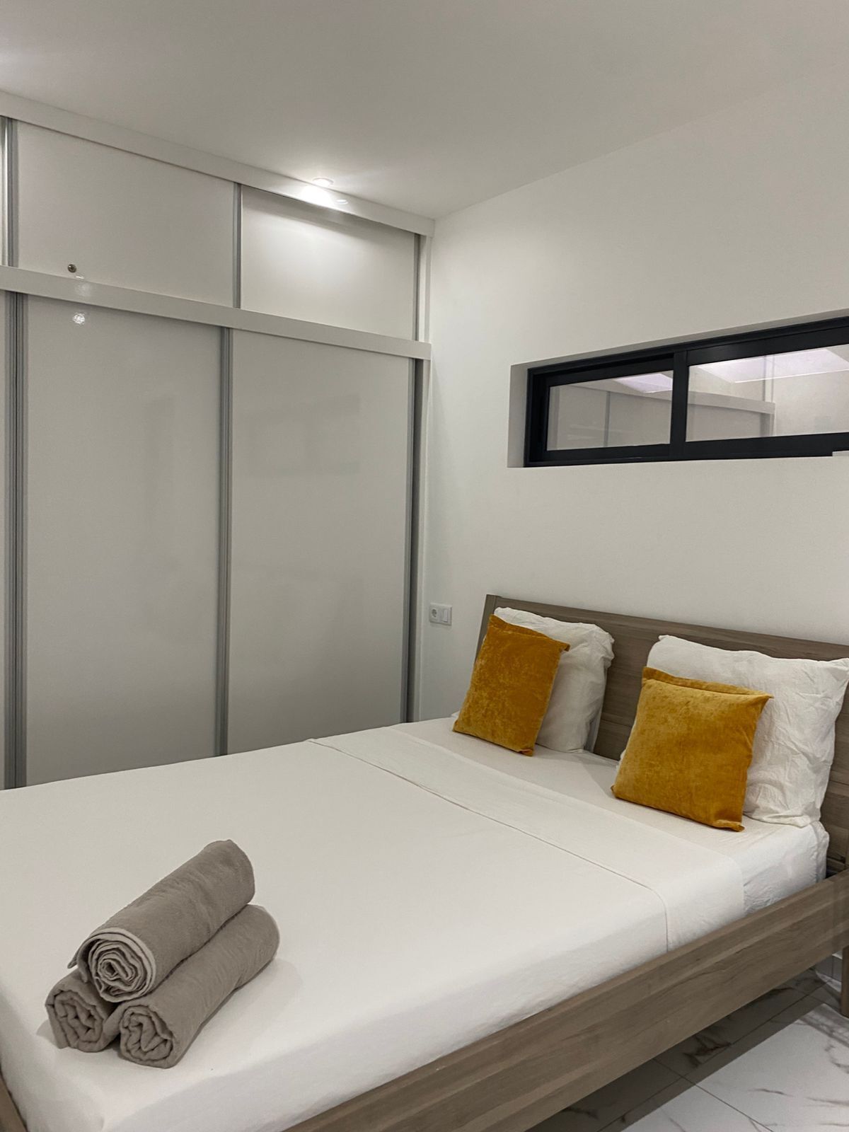2 dormitorios, tabla de planchar con plancha, wifi y ropa de cama