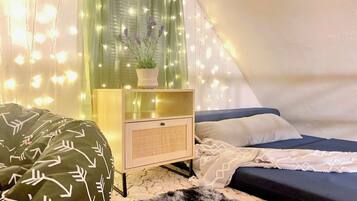 3 bedrooms, desk, iron/ironing board, travel crib