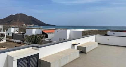 Beach house with indoor pool, 1 minute from the beach