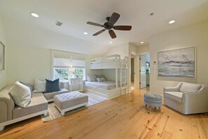 Maison, plusieurs lits (West Beach Cottage)