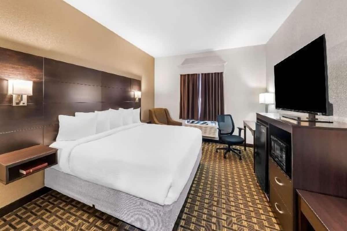 Travel crib, WiFi (free), bed sheets