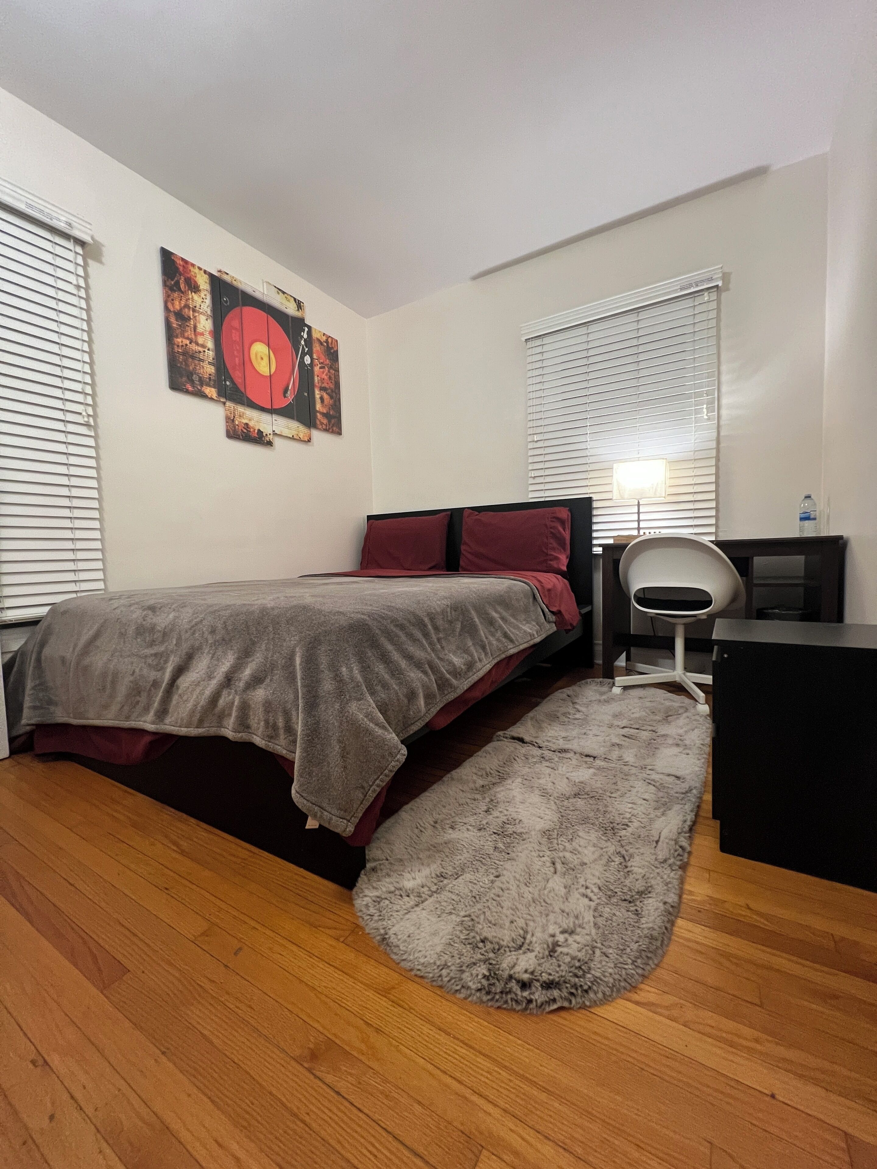 2 多间卧室、熨斗/熨衣板、WiFi、床单