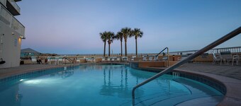 13th Floor OceanFront,Free Beach Chairs & Unbrella Service HeatedPool ArcadeGame