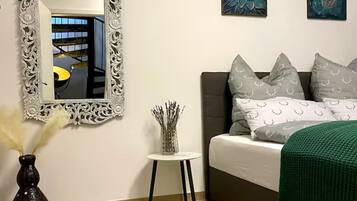 1 Schlafzimmer, Schreibtisch, WLAN, Bettwäsche