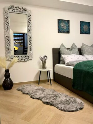 1 bedroom, desk, WiFi, bed sheets