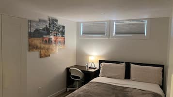 1 bedroom, desk, iron/ironing board, WiFi