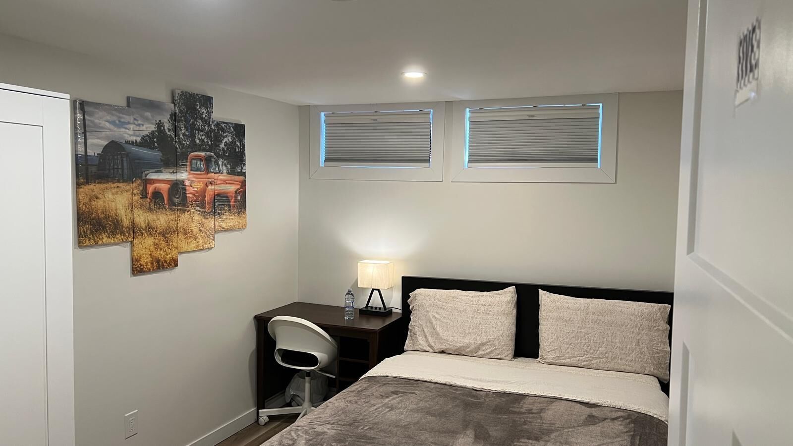 1 bedroom, desk, iron/ironing board, WiFi