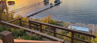 Charming 4-bedroom lakefront cottage in Lake City on beautiful Lake Missaukee