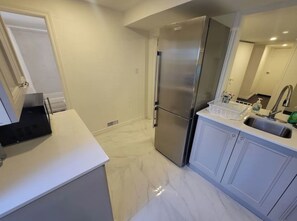 Mikrobølgeovn, ovn og kokeplater