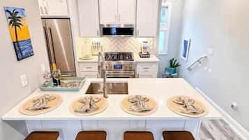 Geladeira, lava-louças