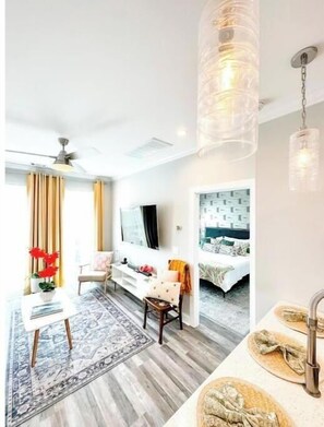 1 室のベッドルーム、アイロン / アイロン台、WiFi、ベッドシーツ