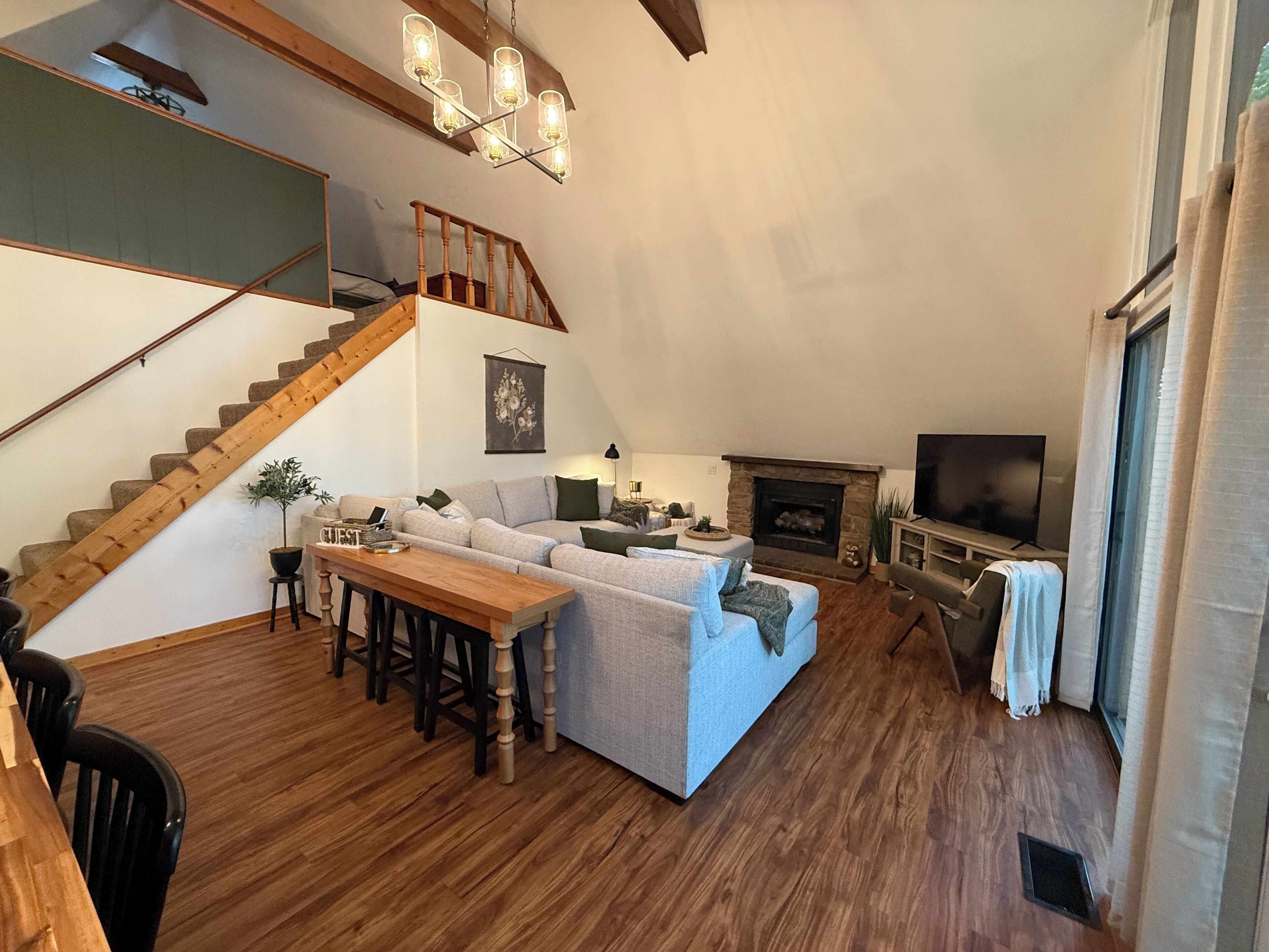 Smart TV, fireplace, books