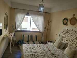 1 chambre, fer et planche à repasser, Wi-Fi, draps fournis