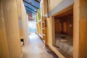 Room - Social Stays On State Street (Santa Barbara)