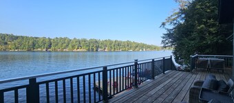 Traditional and Quaint Lake Front Cottage on Lake Rosseau.