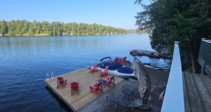 Traditional and Quaint Lake Front Cottage on Lake Rosseau.