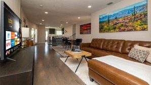 Living area - Havasu Cotati - Pool, Spa, FirePit, Games, Garage (Lake Havasu City)