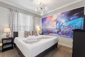 4 bedrooms, iron/ironing board, travel cot, WiFi - Entire home in Davenport, FL
Casa Sevilla | 4 BD | Sleeps 8 | Pool/Spa | Disney (Davenport)