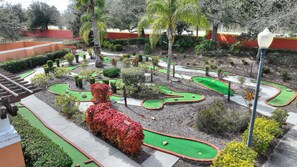Property grounds - Entire home in Davenport, FL
Casa Sevilla | 4 BD | Sleeps 8 | Pool/Spa | Disney (Davenport)