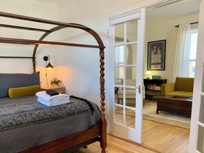 2 室のベッドルーム、アイロン / アイロン台、WiFi、ベッドシーツ