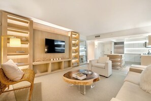Smart TV, books - Miami Beach 1 Hotel 1BR/1.5BA Central Sanctuary (Miami Beach)