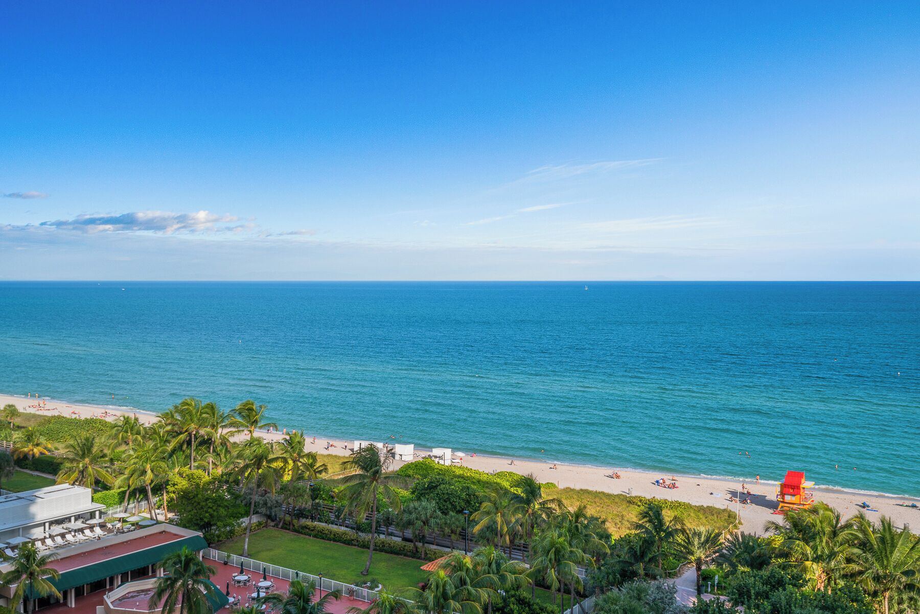 Am Strand, Liegestühle, Strandtücher