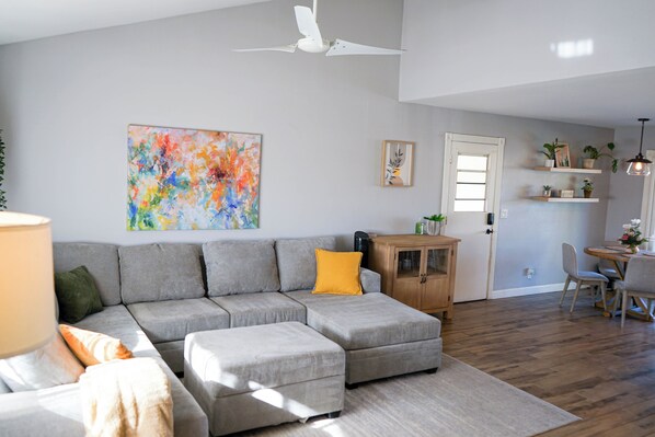 Smart TV, books, computer monitors - Desert Oasis in Old Town Scottsdale: 3BR, 2BA with Resort-Style Pool (Scottsdale)