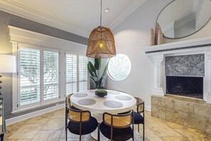 Dining - Gorgeous private home, great for families, canal front & close to beach (Panama City Beach)