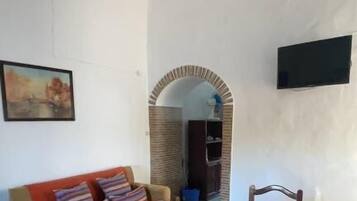 Télévision de 65 cm avec chaßnes numériques