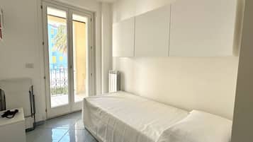 2 bedrooms, bed sheets