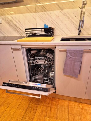 Four, lave-vaisselle