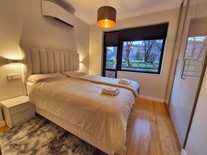 2 chambres, fer et planche à repasser, Wi-Fi, draps fournis