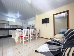 Apartment | Dining - AP 06 Ala Bombinhas Residencial Solavir (Bombinhas)