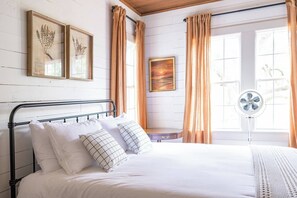 2 slaapkamers, een strijkplank/strijkijzer, wifi, beddengoed