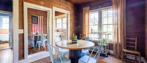 تناول الطعام