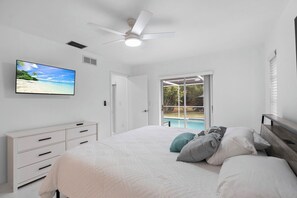 4 Schlafzimmer, Schreibtisch, Bügeleisen/Bügelbrett, Reisekinderbett