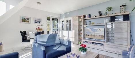 Smart TV, DVD player, stereo, offices