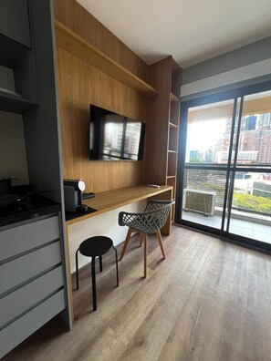 Living area - Conforto e praticidade a 230m do metrô (São Paulo)