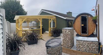 Heirloom Lodge, a cozy one-bedroom rental infused with luxurious touches.