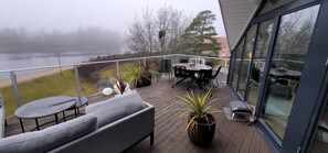 House, 5 Bedrooms, Balcony, Lake View | Bahagian luar