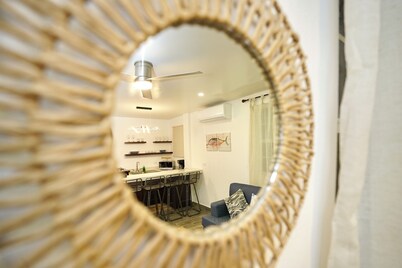 Charming & Spacious 2-bedroom Apartment Near Ocean-Starfish Villa