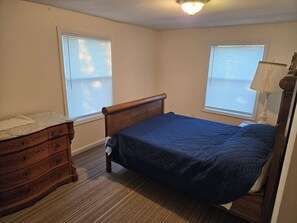 3 bedrooms, bed sheets