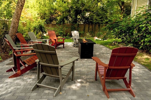 Spacious 5-Bedroom Home with Game Room in Amherst - Mins to UMass